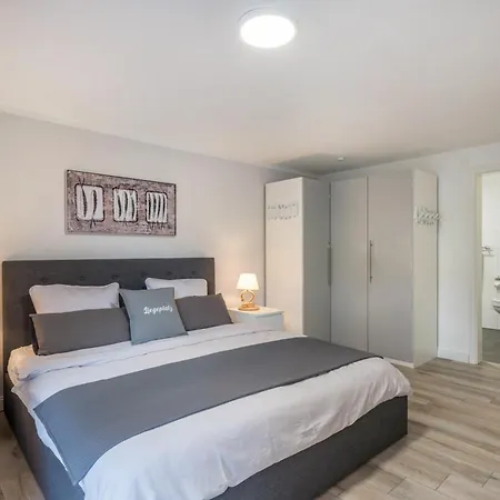 He, Wat Mooi Appartement *